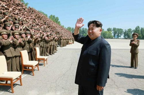 金正恩强硬的军事政治立场下的高科技新纪元探索，尖端科技产品体验报告