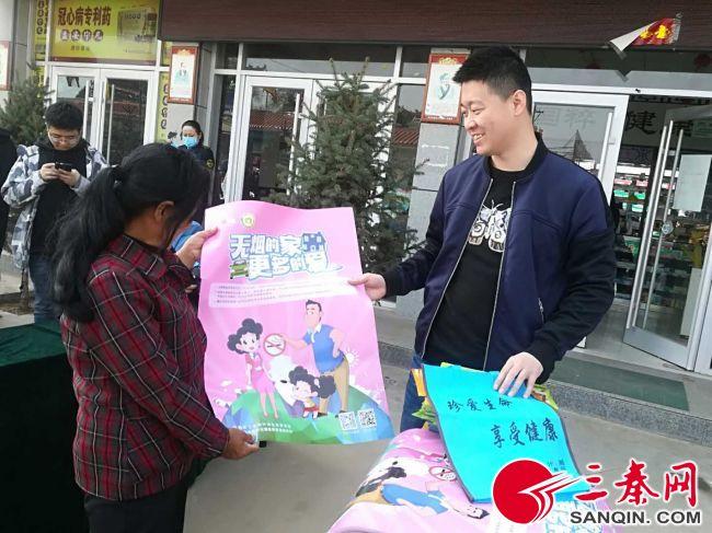 列车深夜紧急停靠，智能科技守护旅客安全，紧急送医展现人道关怀