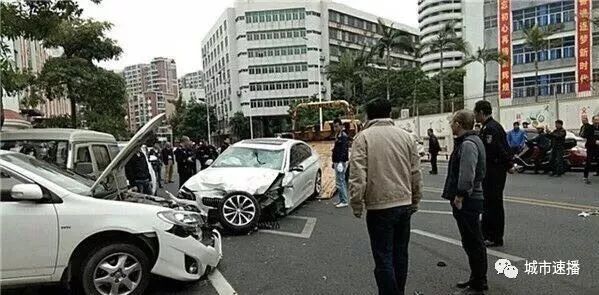 四川高速交警回应老头乐逆行引发车祸事件