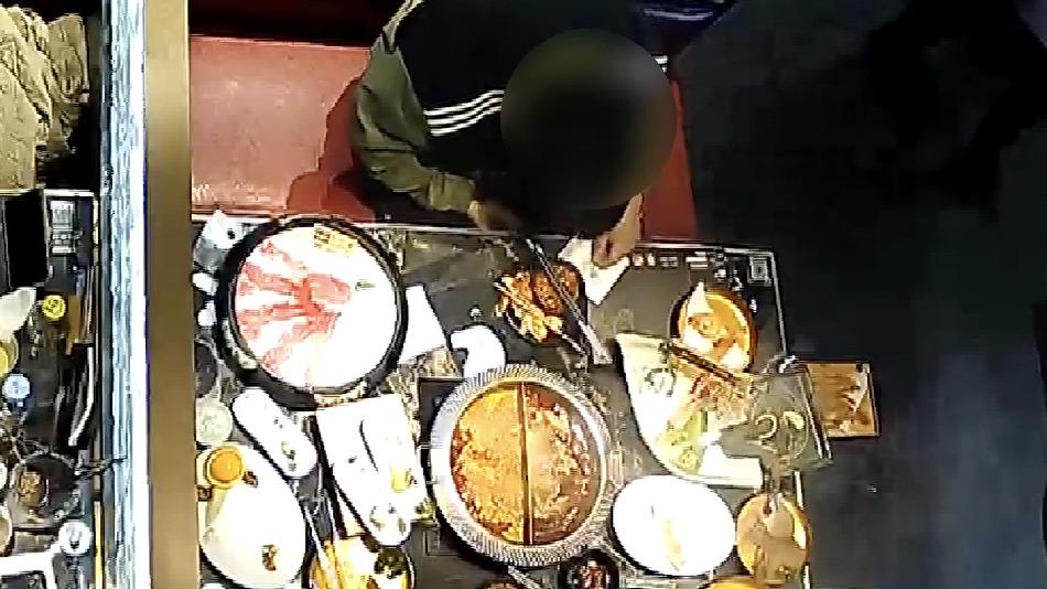 情侣在餐厅用餐放指甲索赔，道德挑战还是恶意欺诈？
