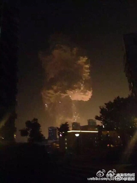 成都爆炸事件揭秘，蘑菇云背后的真相与隐藏特色小店探索