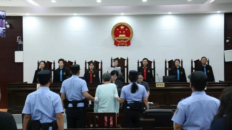 余华英拐卖儿童案庭审内幕，日常庭审与温情背后的故事曝光