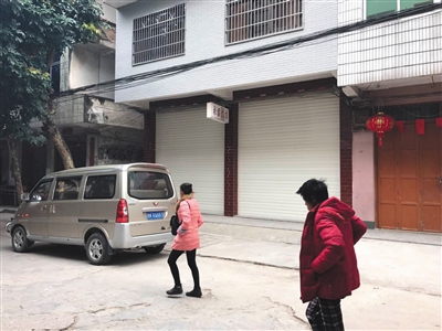 退休局长儿子踹门报复投诉噪音行为曝光