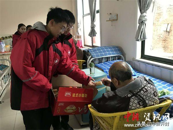 尊老敬老，树立社会风尚的标杆