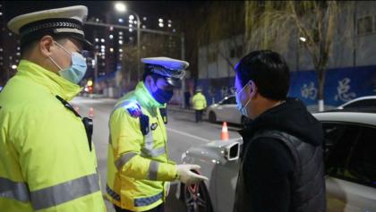 广州交警通报深夜飙车事件，严重超速警示公众安全驾驶