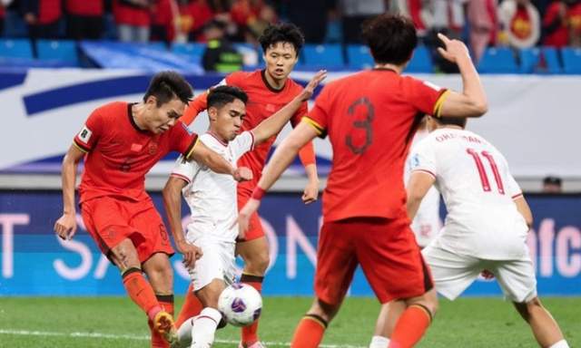 国足FIFA实时排名下滑，逆境中的励志故事，亚洲排名第14的挑战与未来