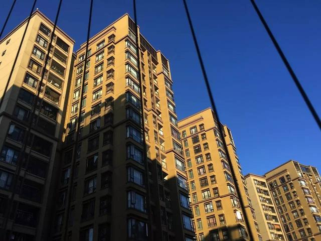 住建部回应楼市虹吸效应，调控措施与未来展望分析