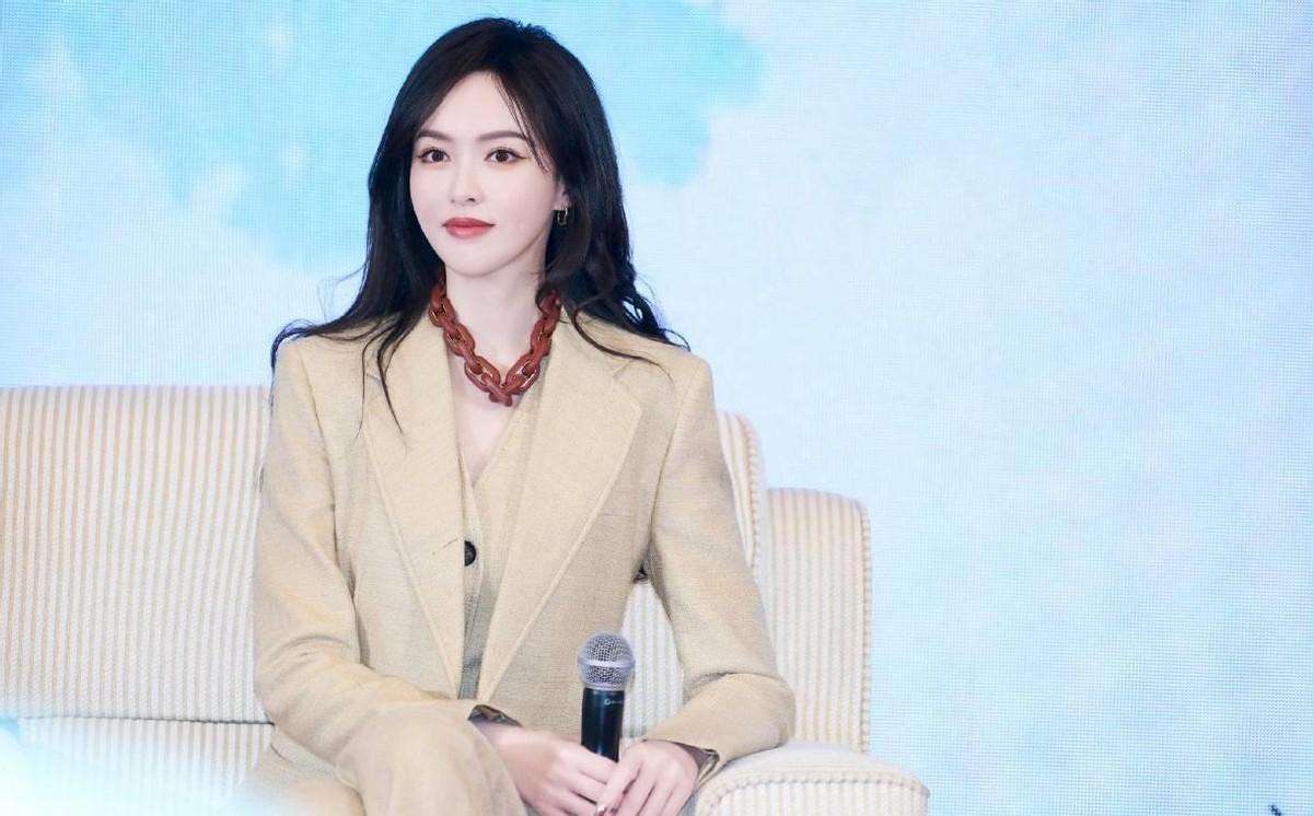 繁花获金鹰奖六项提名，荣誉背后的故事与深度解读