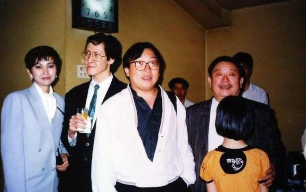 模仿向佐摸鼻梁潮流