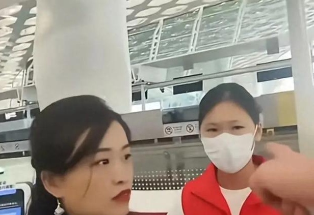 网红机场口罩风波