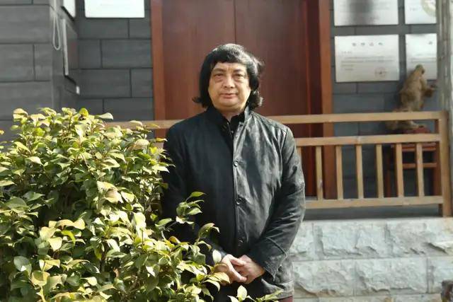 陈景润荣获国家杰出青年基金，数学领域的杰出明星闪耀光芒