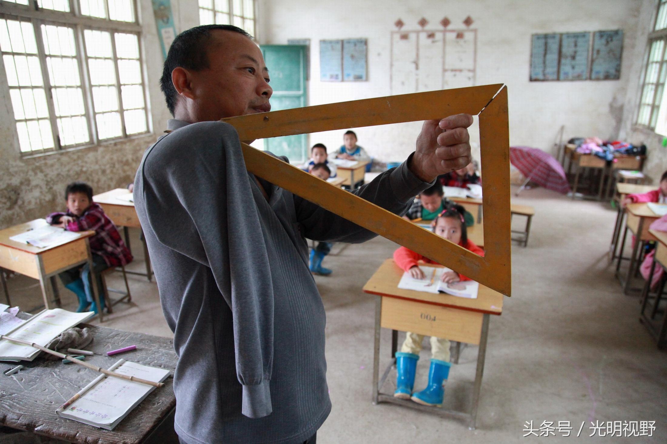 教师教龄30年最新政策详解与步骤指南