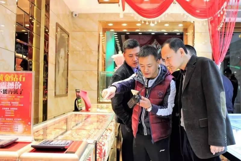 梧州金店遭遇抢劫事件，最新消息解读与进展